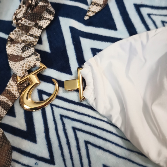 Beach Bunny NWT gold white xl swimsuit - Picture 7 of 11